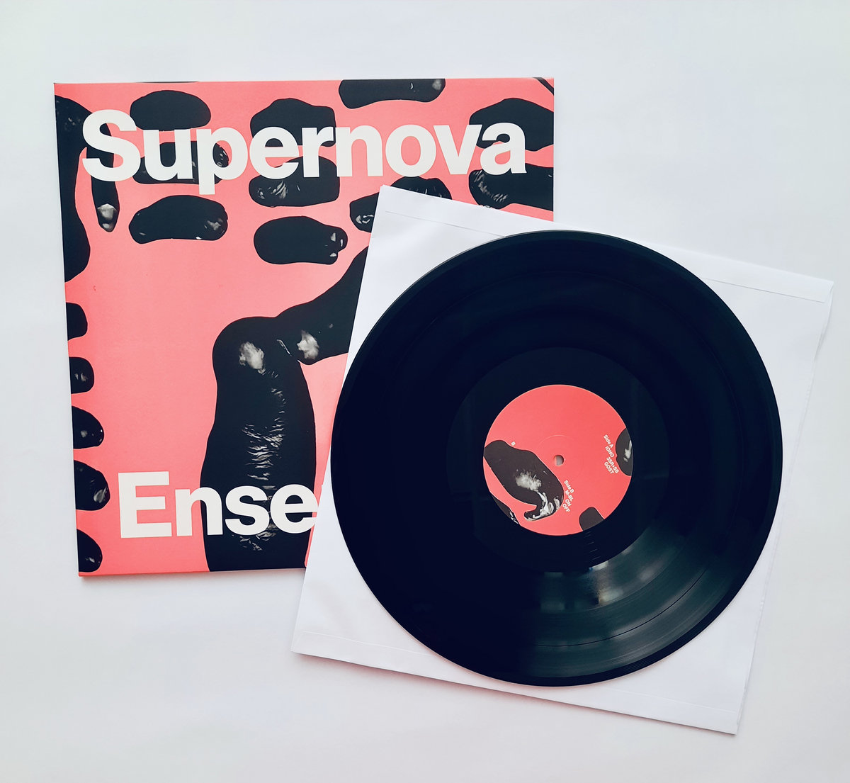 Supernova Ensemble edita disco em vinil <i>ON-OFF</i>